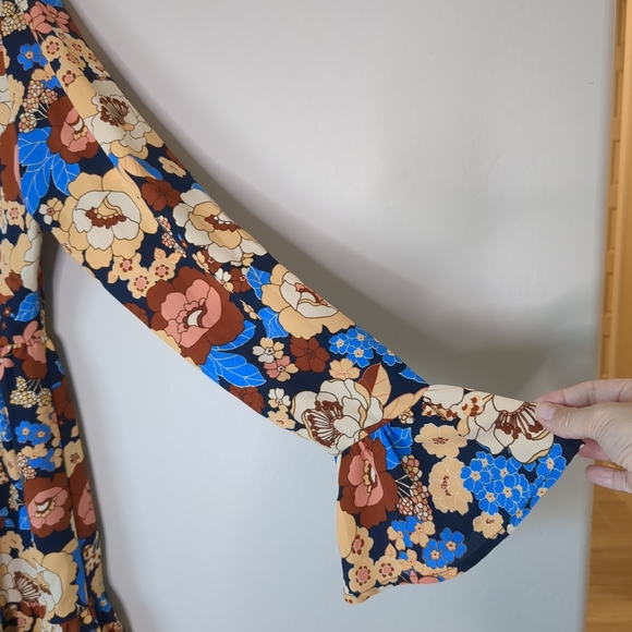 SUGARLIPS Womens Dress Floral Multicolor Bell Flare Sleeves - Picture 3 of 11